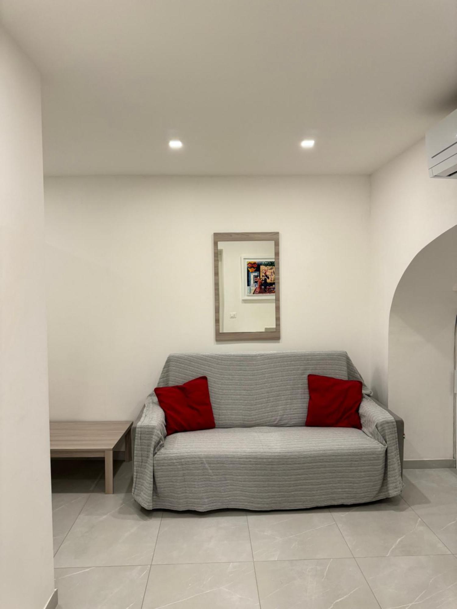 Re House Suite & Deluxe Apartament Ascoli Piceno Esterno foto