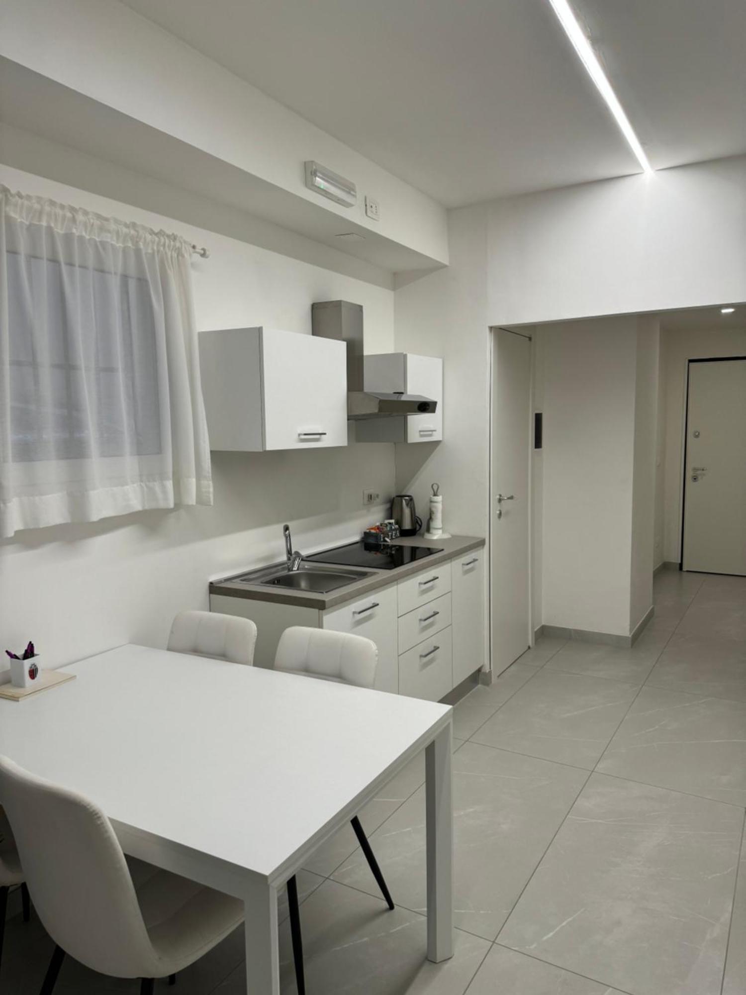 Re House Suite & Deluxe Apartament Ascoli Piceno Esterno foto
