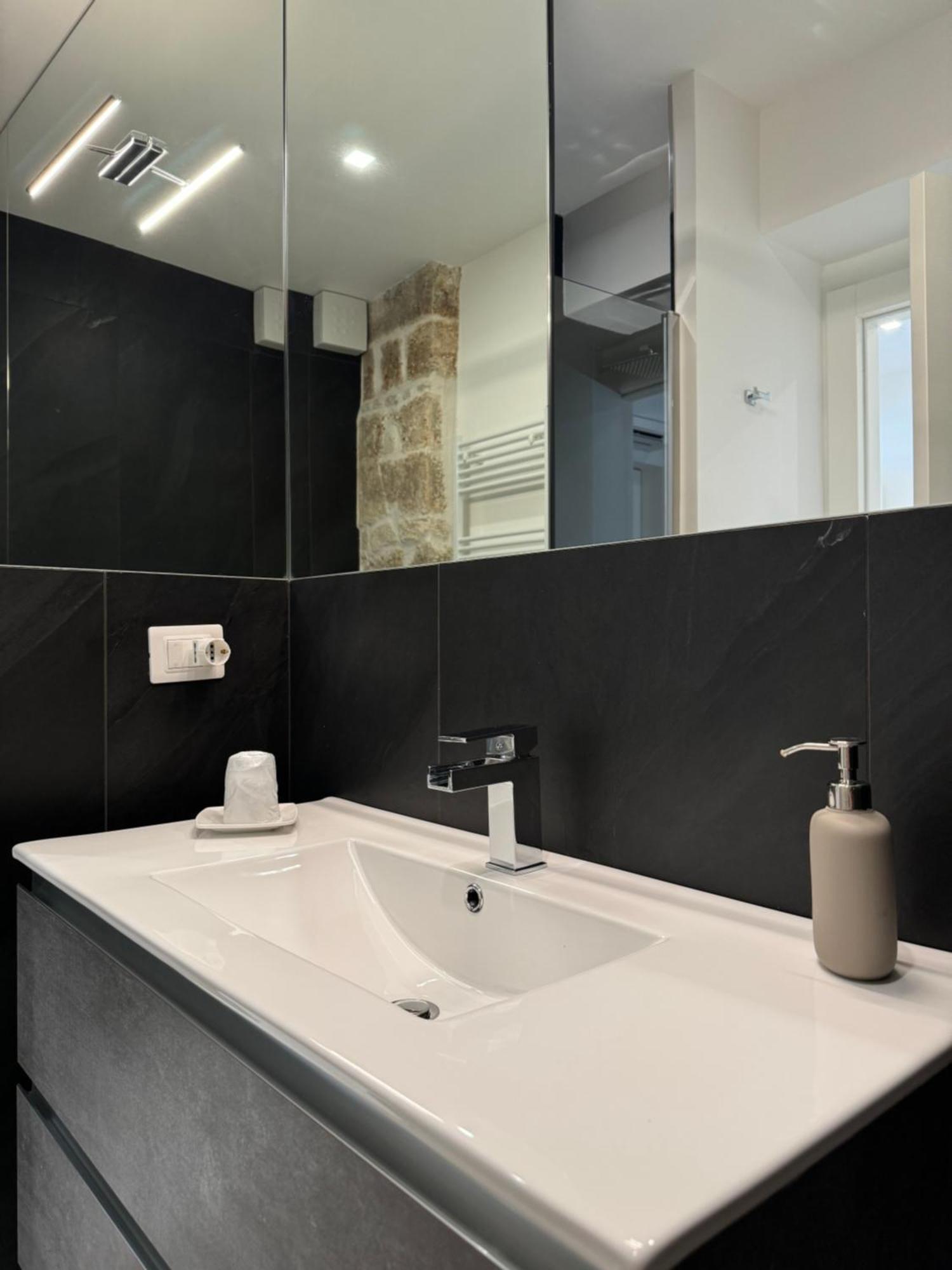 Re House Suite & Deluxe Apartament Ascoli Piceno Esterno foto